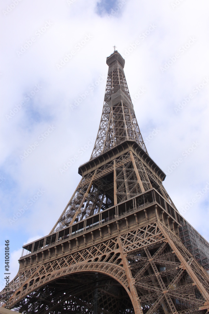 eiffel tower in paris