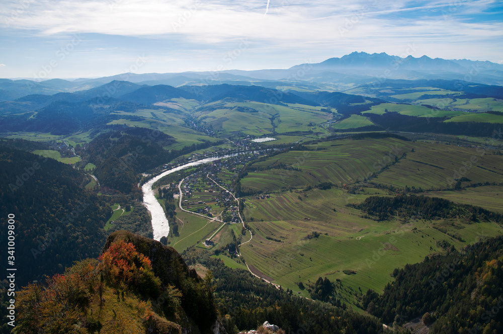 Widok na Tatry z Trzech Koron w Pieninach
