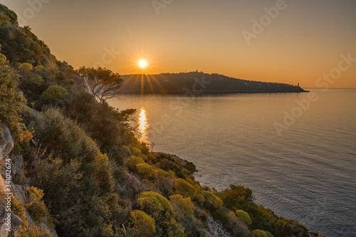 lever de soleil sur le Cap Ferrat
