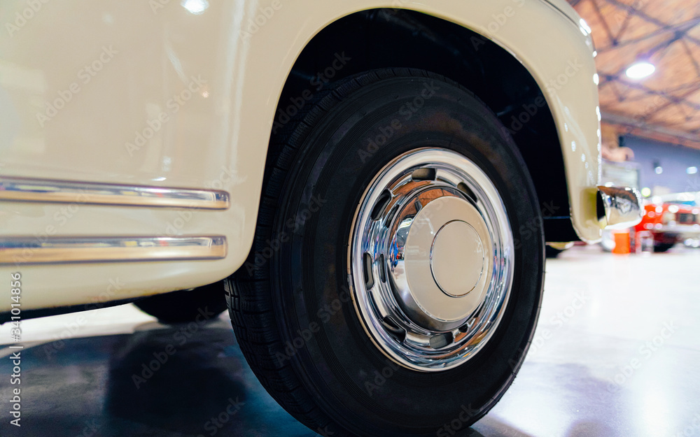 Wheel in white vintage classic car auto reflex