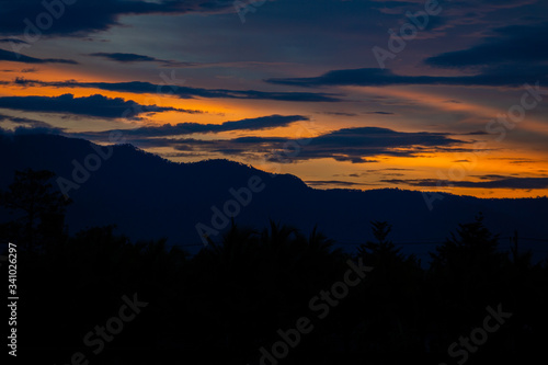 Fototapeta Naklejka Na Ścianę i Meble -  sunset over the mountains