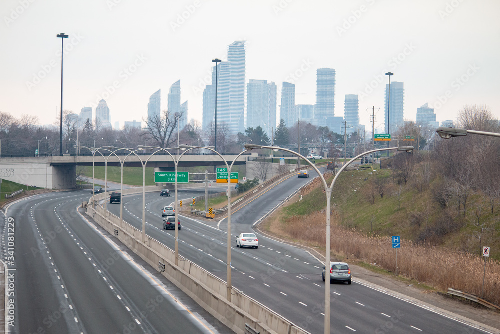Naklejka premium Toronto. Gardiner Expressway. Empty. Skyline.