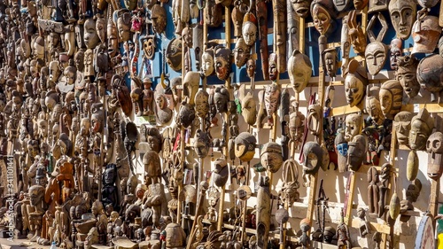 Magasin de masques africains