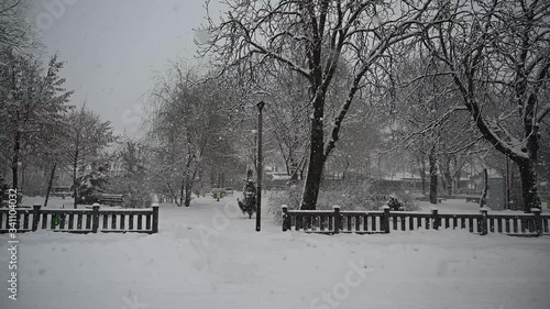 NEVANDO PARQUE CAMARA LENTA