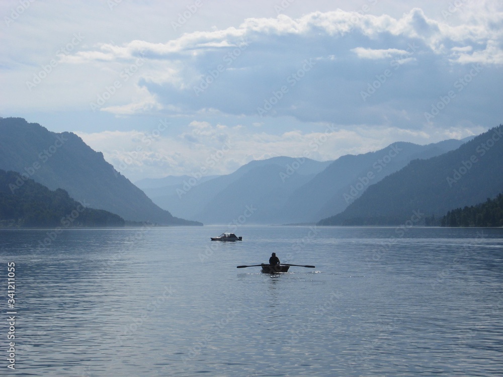 boats on the Teletskoye lake