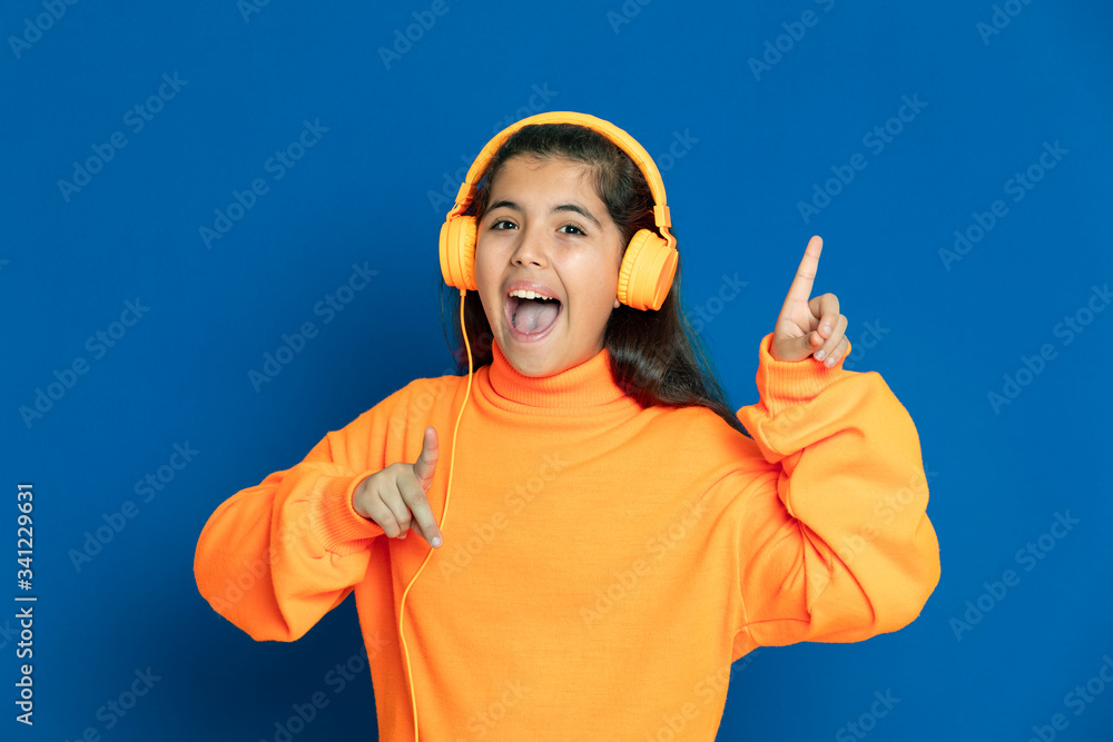 Adorable preteen girl with yellow jersey Adorable preteen girl with yellow jersey