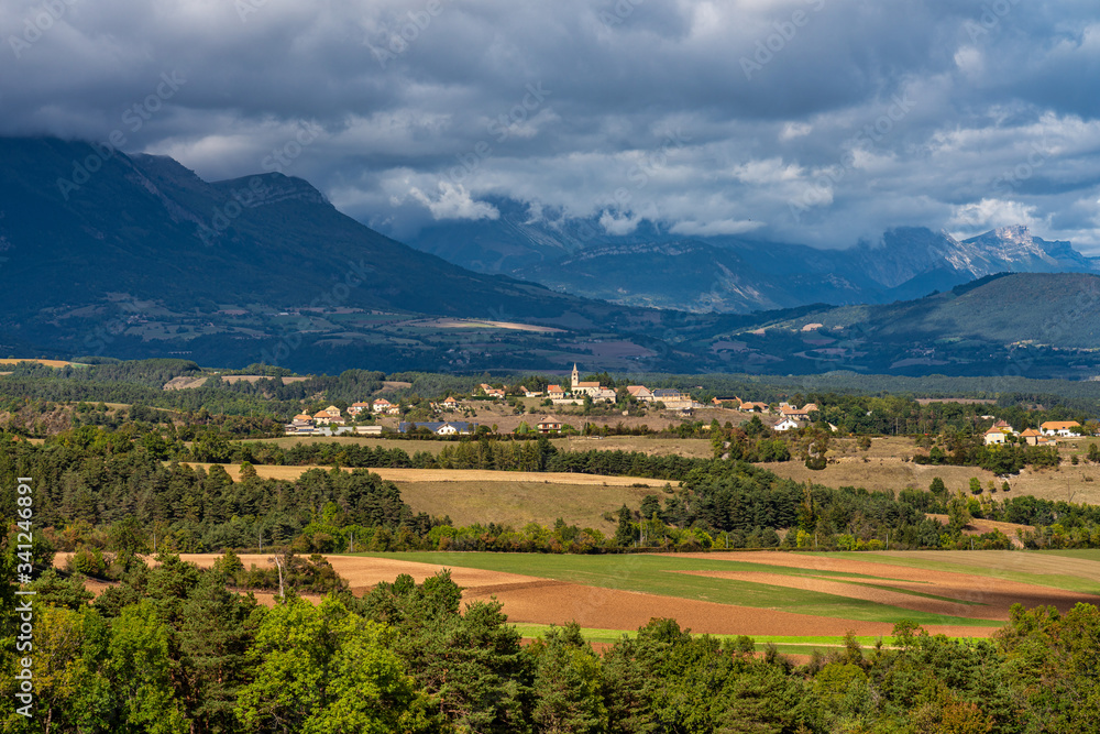 Fototapeta premium Trieves valley with the Vercors mountain range near Bourg Saint Maurice, France