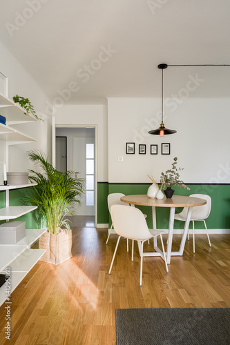 Spacious room with dining table