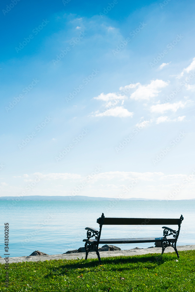 lakeside bench 