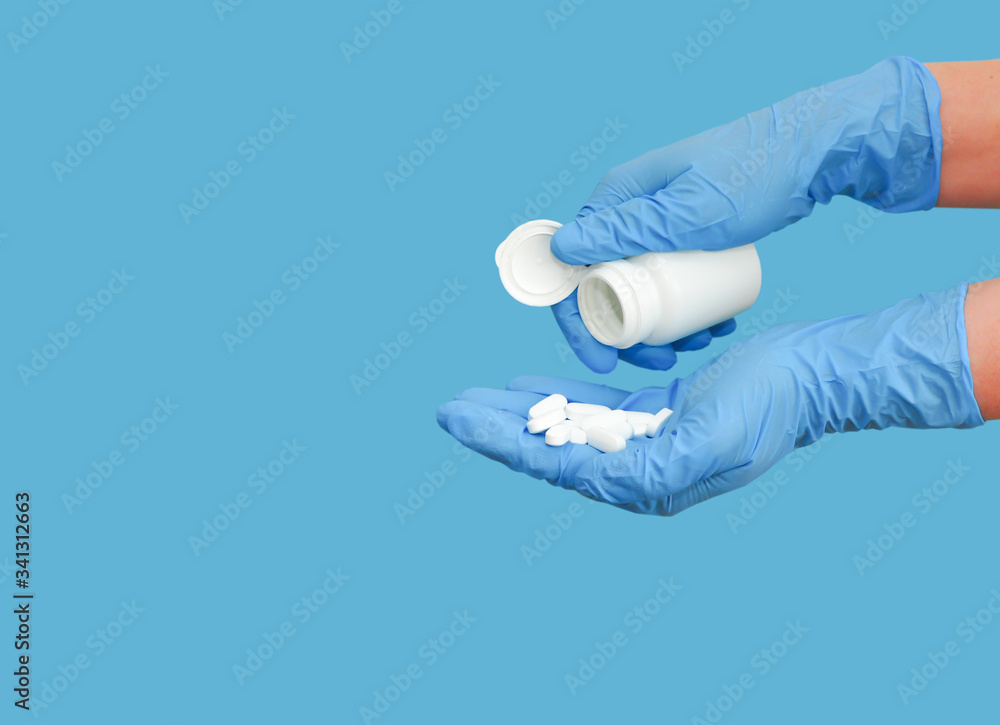 Use of gloves during treatment with coronovirus. use of gloves when taking medication Use of gloves during treatment with coronovirus. use of gloves when taking medication