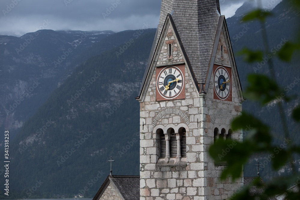 Naklejka premium bell tower close up hallstatt austria