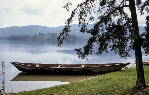 Barque de pêcheurs, Lac Kivu, République démocratique du Congo, Rwanda photo