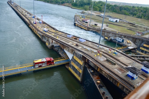 Panama Canal, Gatun Locks emptying and creating small rapids