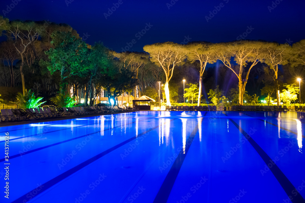 piscine di notte