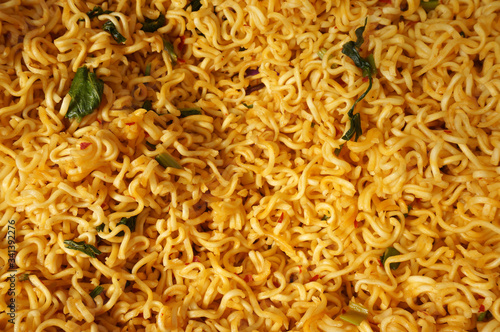 Instan fried noodle with vegetable 
