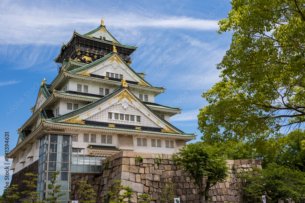 Fototapeta premium Osaka Castle is a Japanese castle in Chūō-ku, Osaka, Japan. The castle is one of Japan's most famous landmarks