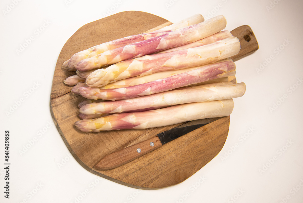 Raw Organic White Asparagus Spears Ready to Eat Raw Organic White Asparagus Spears Ready to Eat