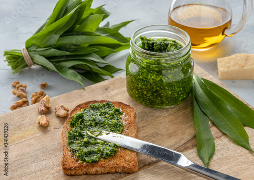 Ramson pesto