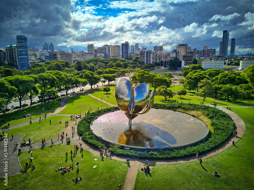 Floralis Generica, Plaza de las Naciones Unidas, Buenos Aires, Argentina photo