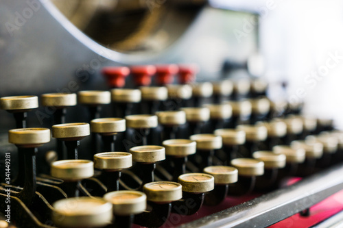 Obraz na płótnie historic german typewriter torpedo typewriter w salonie