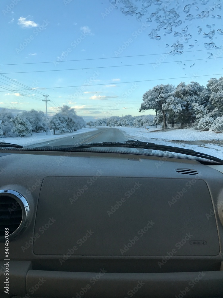 Obraz premium car in snow