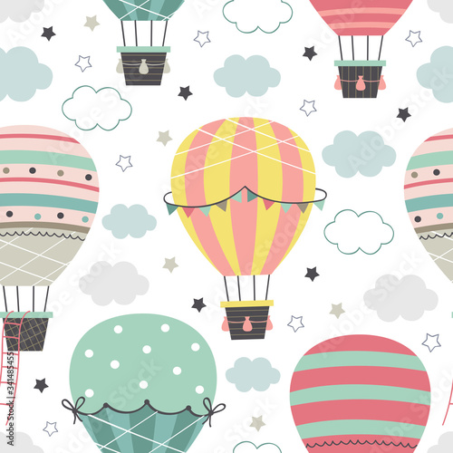 seamless pattern with Hot Air Balloon flying in the sky on a white background
  - vector illustration, eps    
