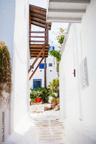 Fototapeta Naklejka Na Ścianę i Meble -  Traditional street of Mykonos island in Greece