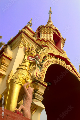 The arch of the entrance to the Thai temple