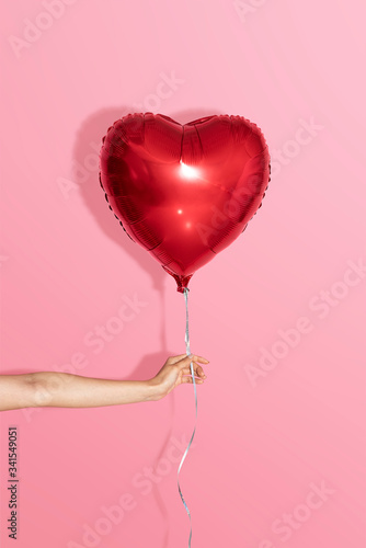 Fototapeta Pink heart balloon