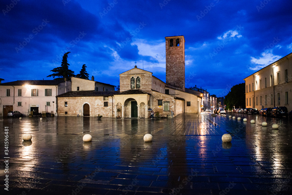 Foligno, Piazza San Domenico 
dopo la pioggia