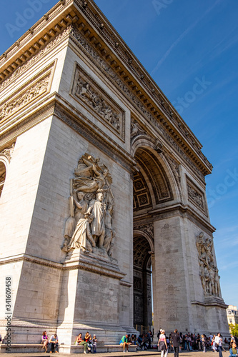 Arc de Triomphe in Paris, France © alzamu79