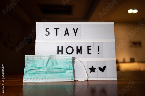 cartel quedate en casa stay home sign covid19 cuarentena coronavirus photo