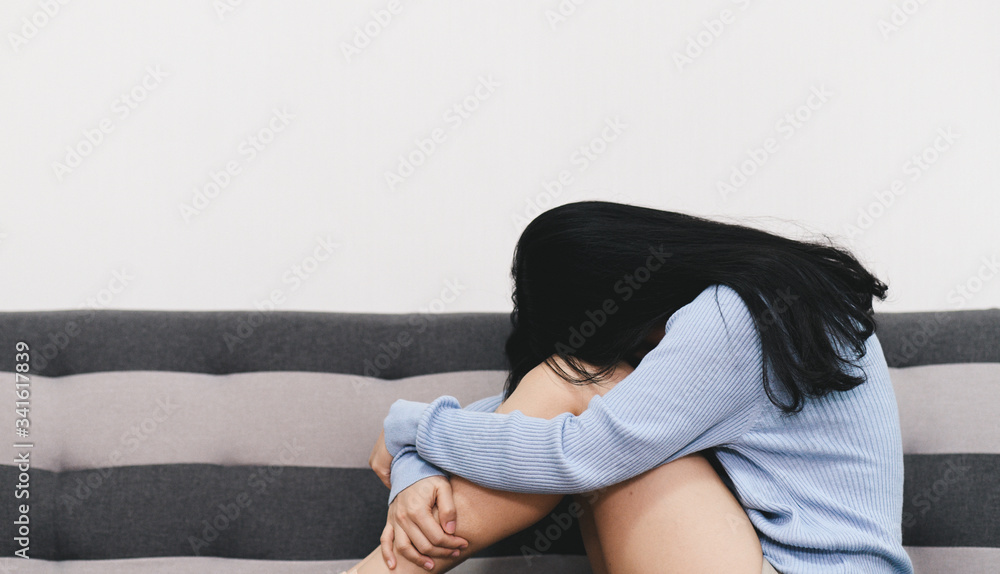 Obraz premium An asian woman getting anxiety and depression