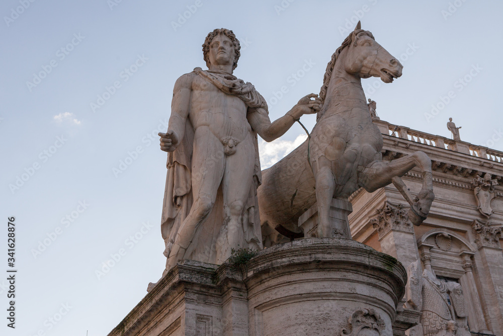 Statue des Dioscures : Castor et Pollux