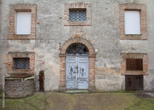 House Facade in Recanati © EyeMFlatBoard