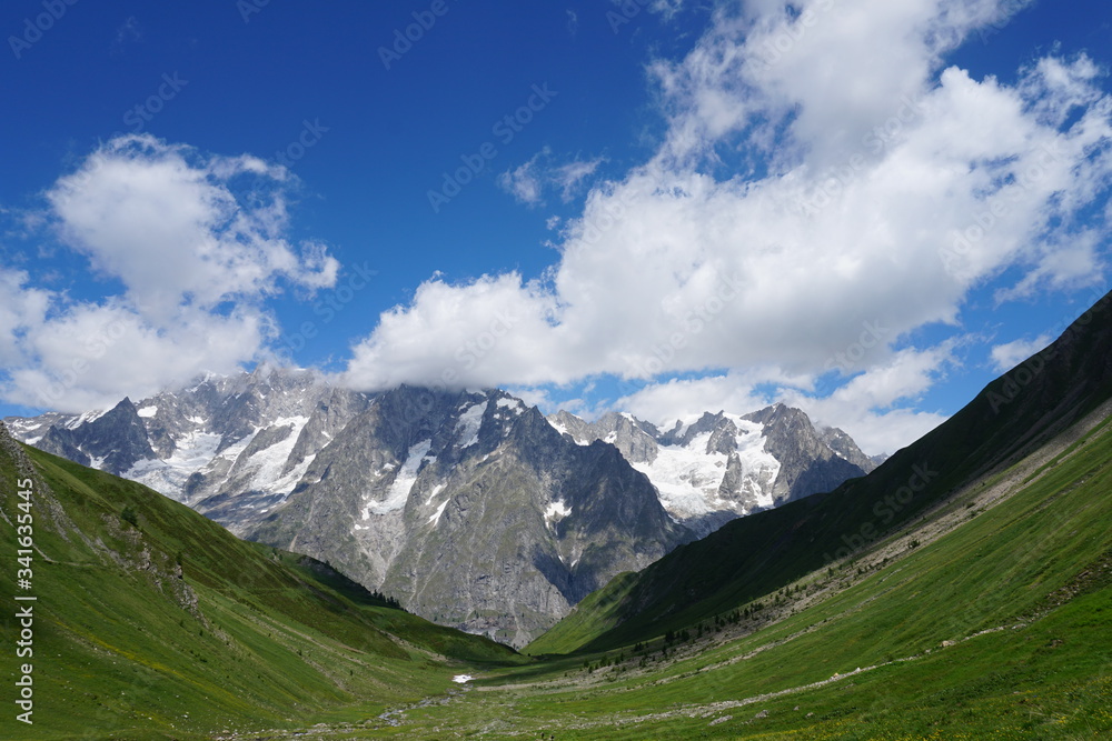 Look back in the valley Look back in the valley
