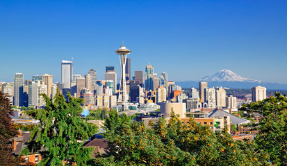 Seattle skyline and Mt Rainier on a clear day