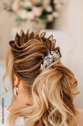 long hair bride hairstyle