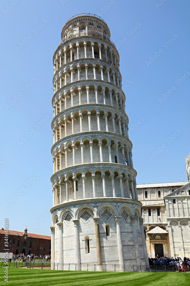 the tower of pisa in Italy