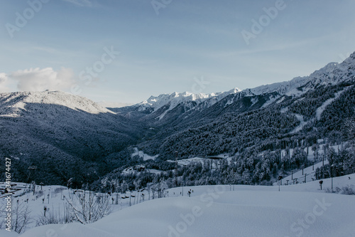 Foto snow covered mountains