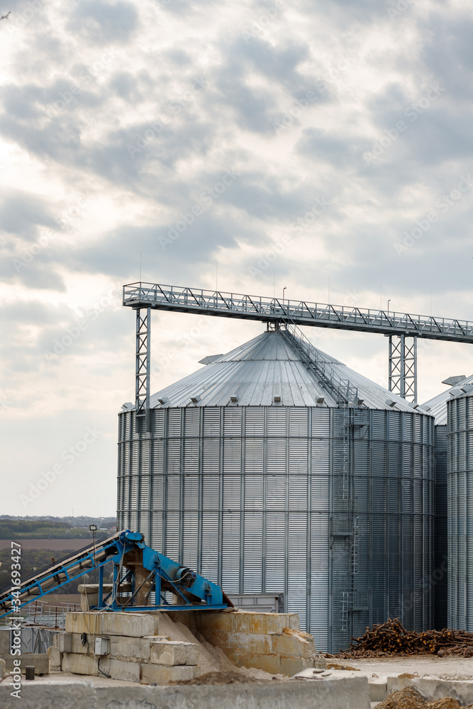 Fototapeta premium grain silos in a farm