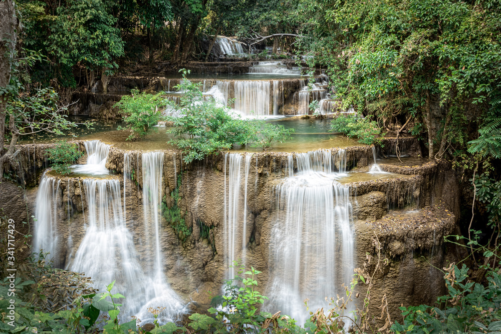 Naklejka premium Huai Mae Khamin Waterfall, Kanchanaburi