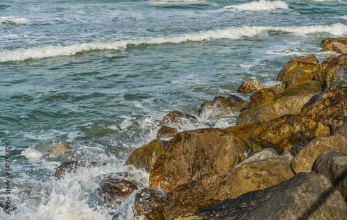 waves on the rocks © Michel Emile