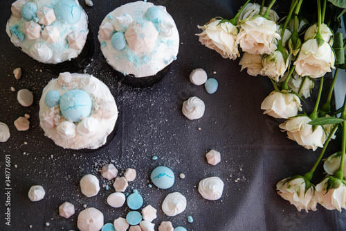 Сolorful merengue on the Easter pie