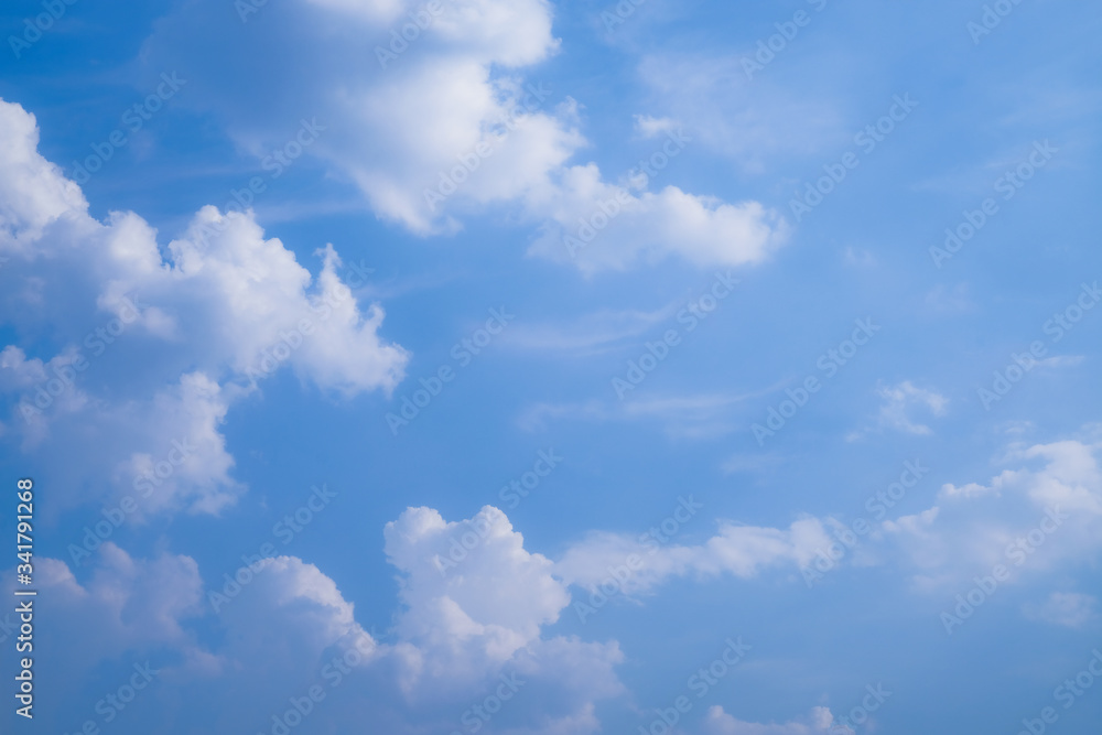 Fototapeta premium The blue sky with white cloud