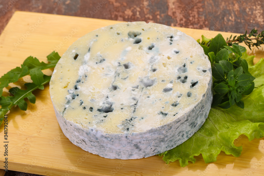 Round blue cheese Round blue cheese