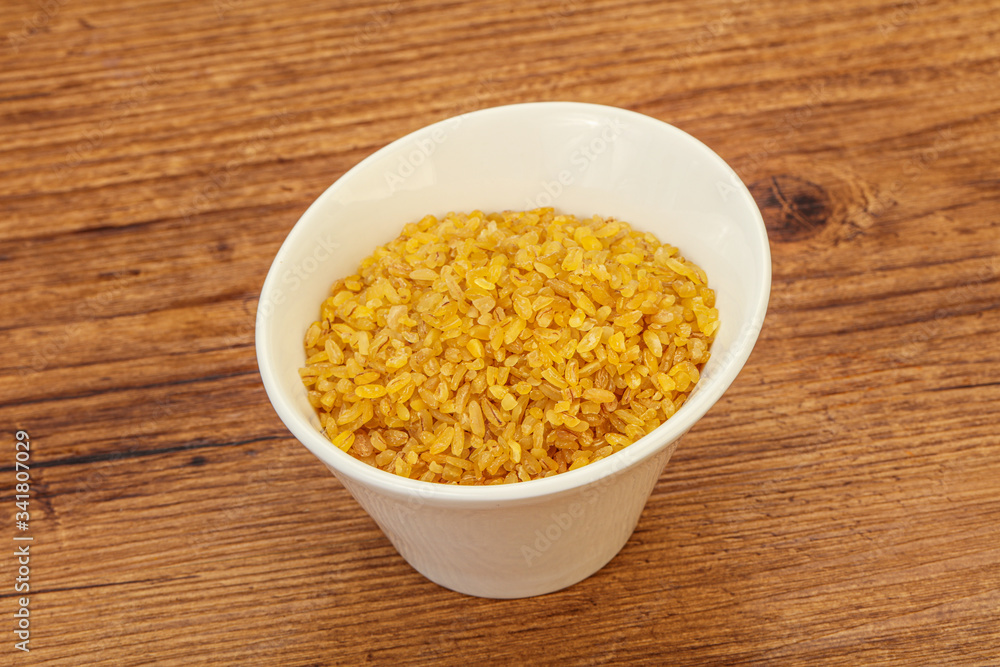 Vegetarian cuisine - dry bulgur for cooking Vegetarian cuisine - dry bulgur for cooking