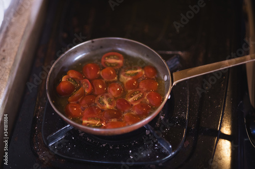 sauteing tomatoes, fry