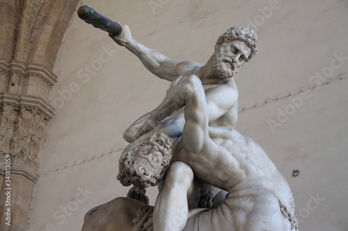 Giambologna : Héraclès luttant contre le Centaure Nessus photo