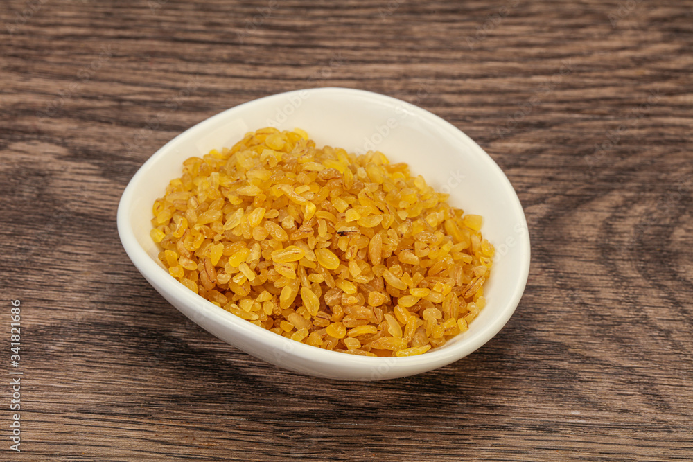 Vegetarian cuisine - dry bulgur for cooking Vegetarian cuisine - dry bulgur for cooking